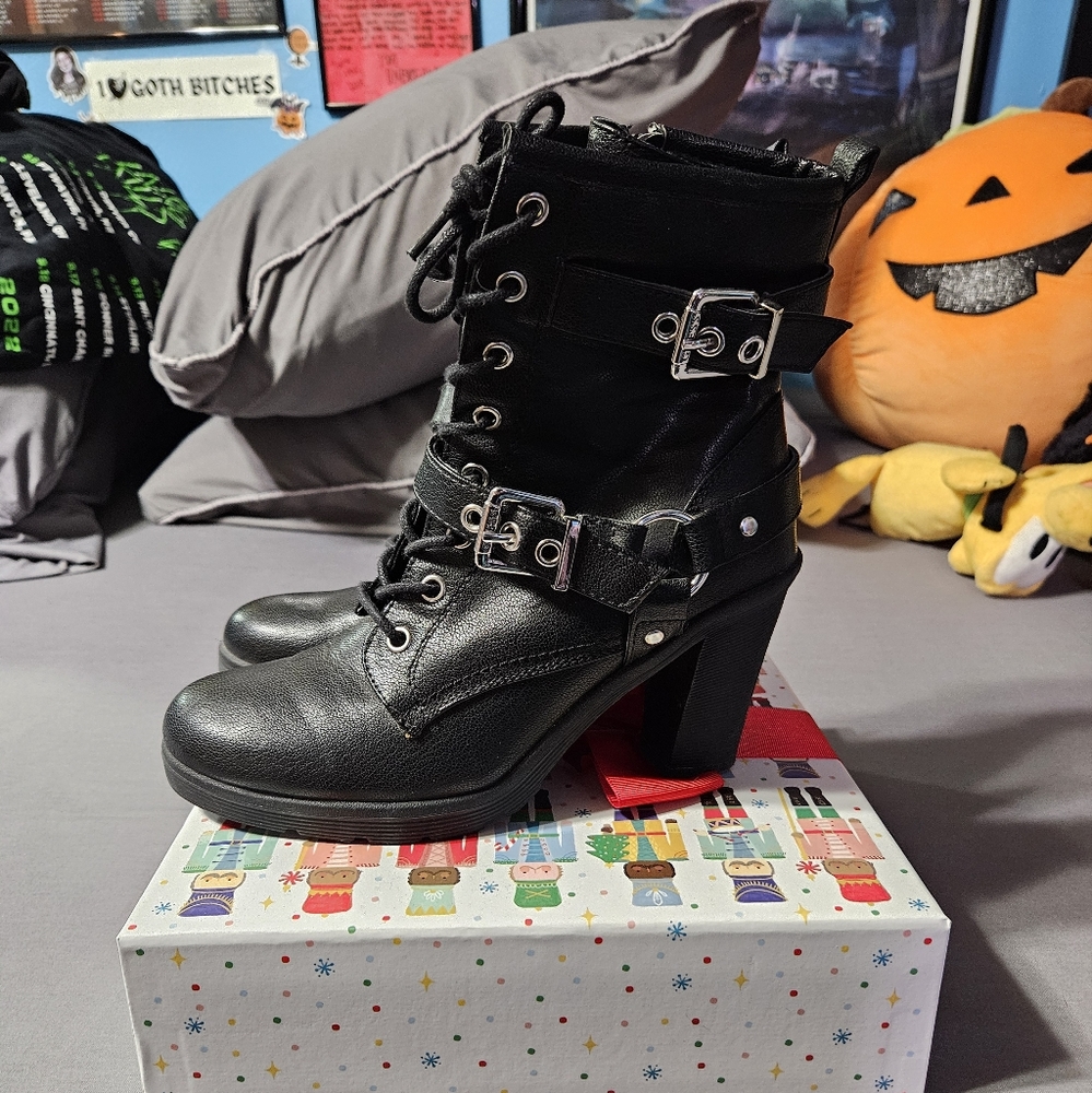 Guess Boots